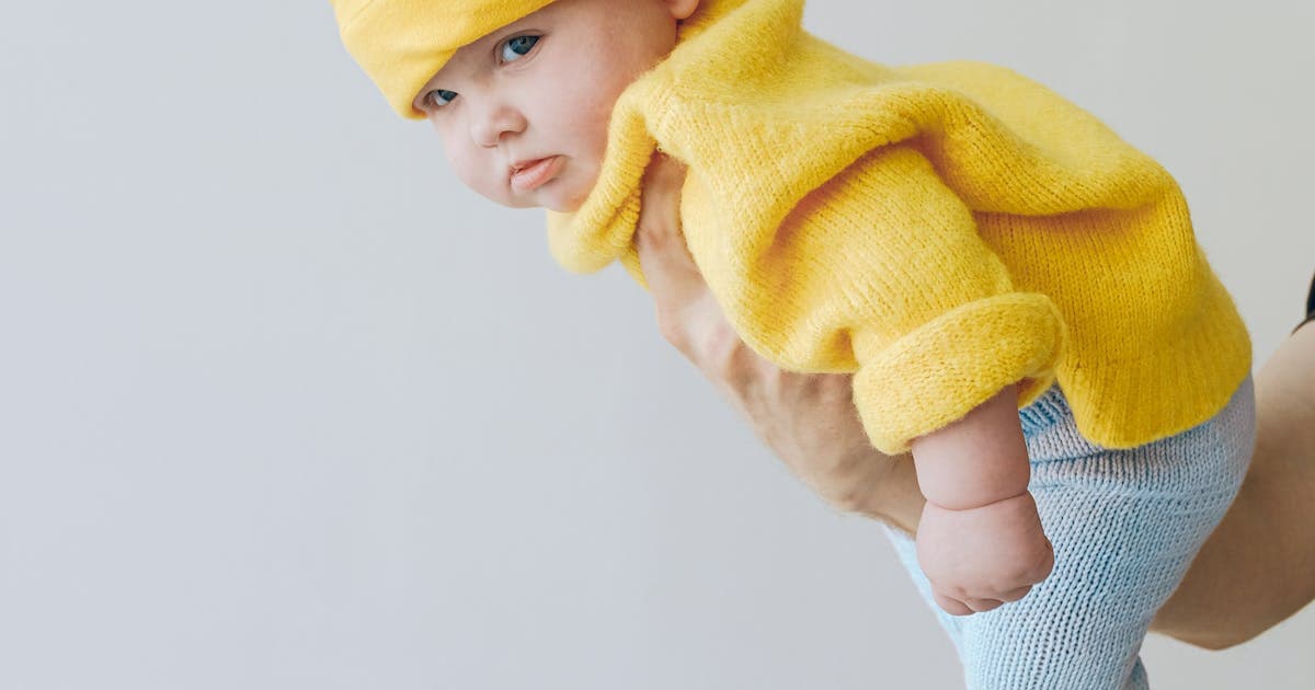 Infant Colic Guide: Why Babies Cry at 3 Weeks to 4 Months & Soothing Tips